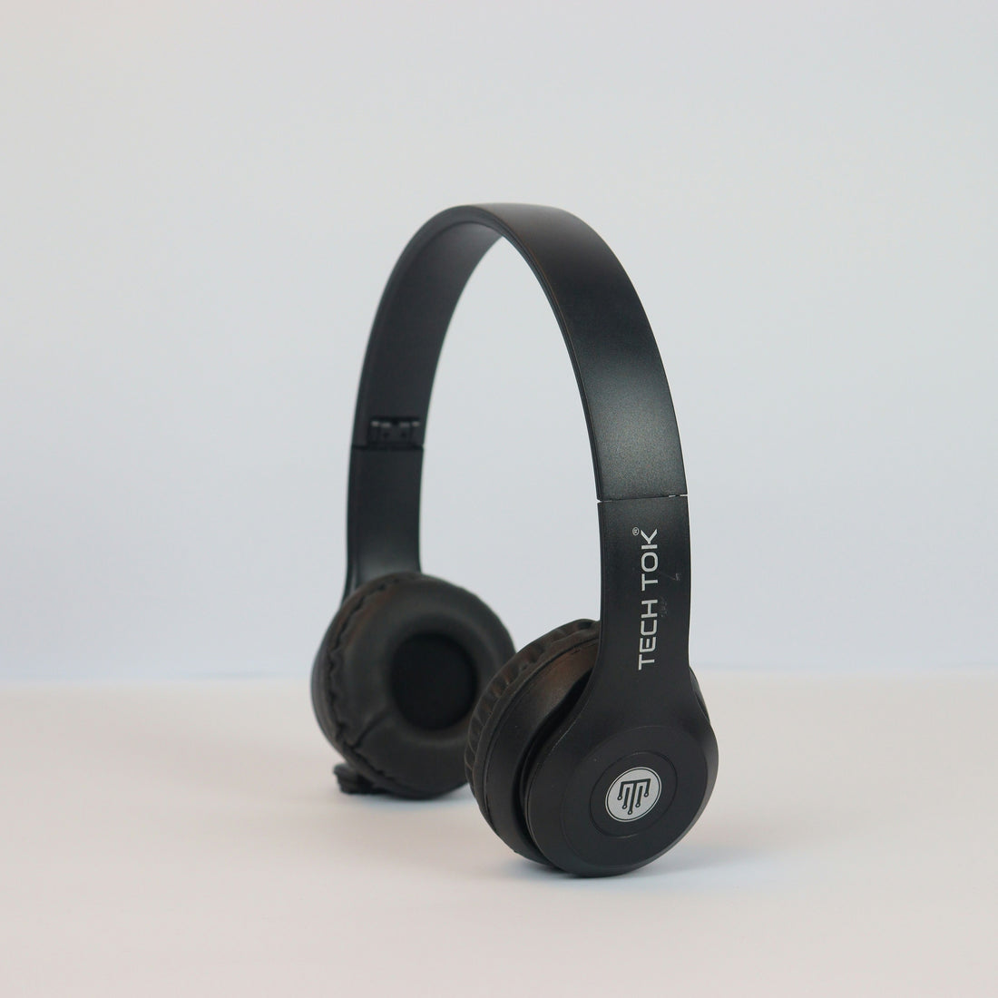 Experience Immersive Sound with Q8 Surround Headphones