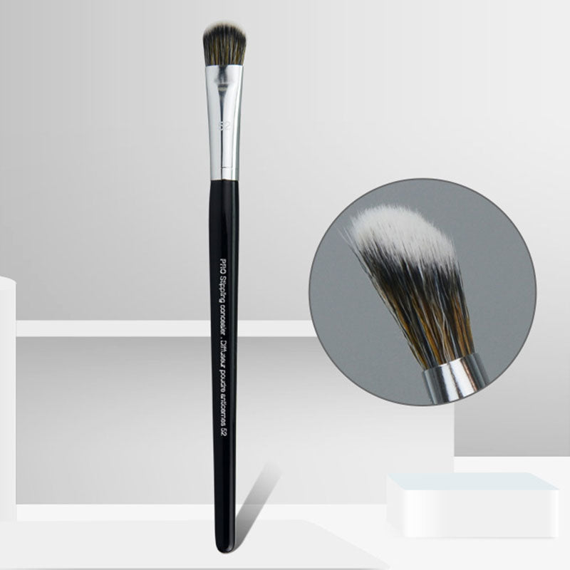 One-piece foundation brush for achieving makeup application