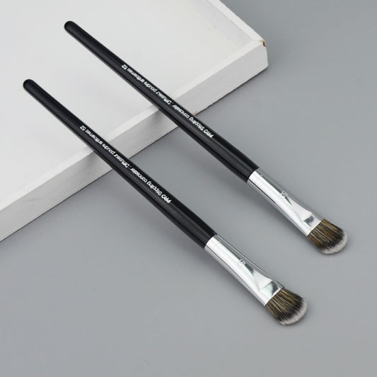 One-piece foundation brush for achieving makeup application