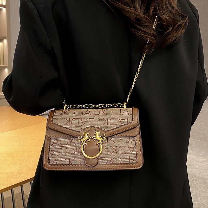 High quality fashion women's chain underarm single shoulder oblique straddle small square bag