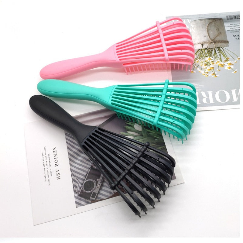 This one-piece hair brush is your perfect companion for smooth, detangled, healthy-looking hair